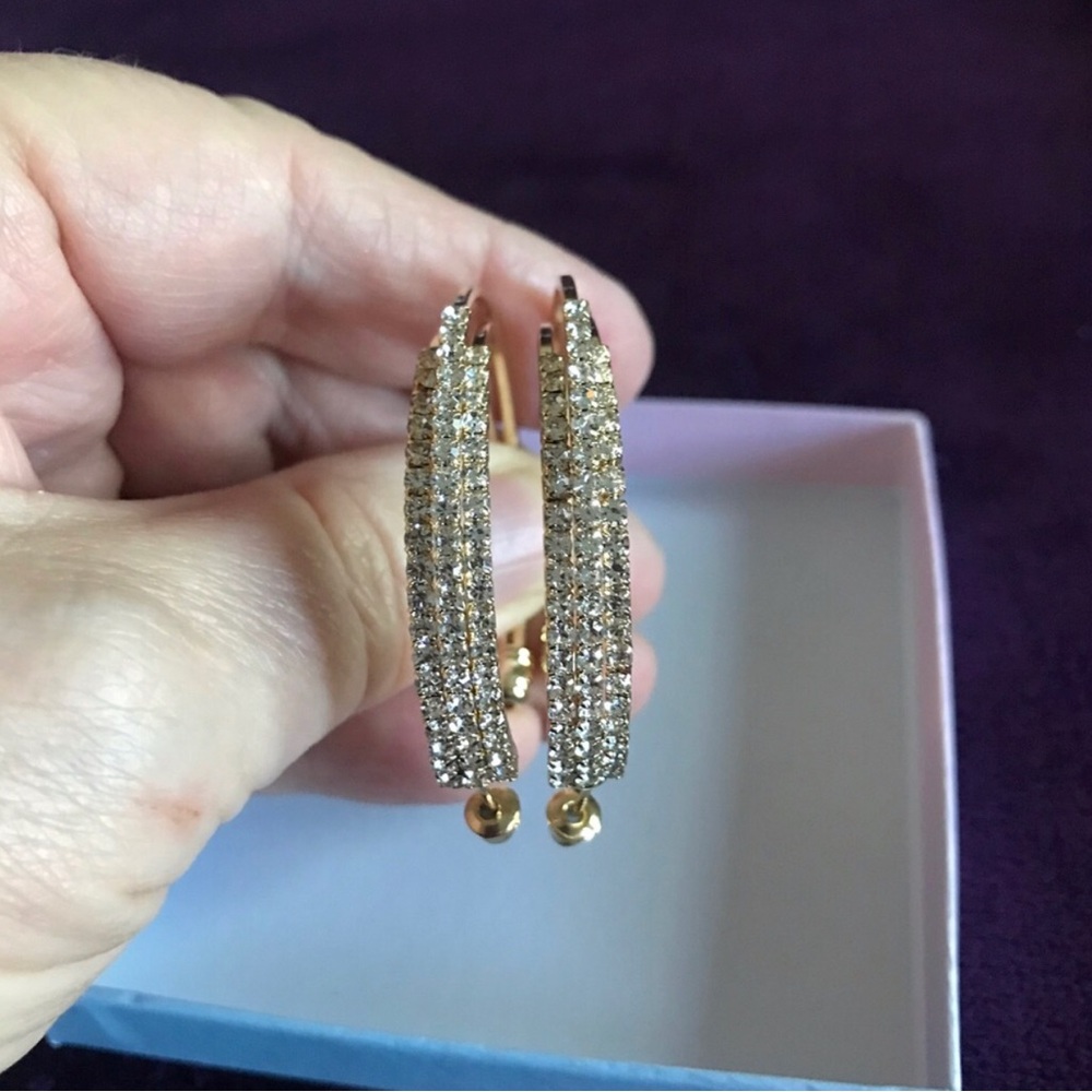 Ladies gold tone hoop earrings - Picture 2 of 4